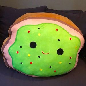 Sinclair the Giant Avocado Toast 20”